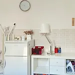 Vega - Spacious Home, Garden, Terrace & Garage Apartment *