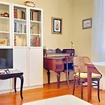 Vega - Spacious Home, Garden, Terrace & Garage