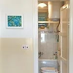 Vega - Spacious Home, Garden, Terrace & Garage Apartment