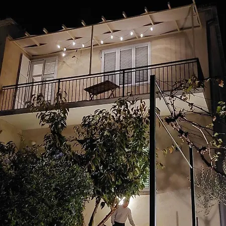 Vega With Private Garden, Terrace And Garage Apartment