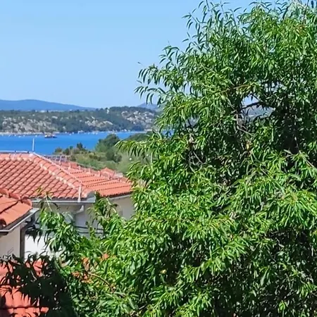 Vega With Private Garden, Terrace And Garage *