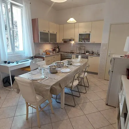 Vega With Private Garden, Terrace And Garage Apartment