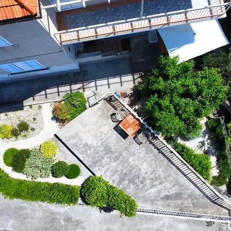 Vega With Private Garden, Terrace And Garage Apartment Sibenik