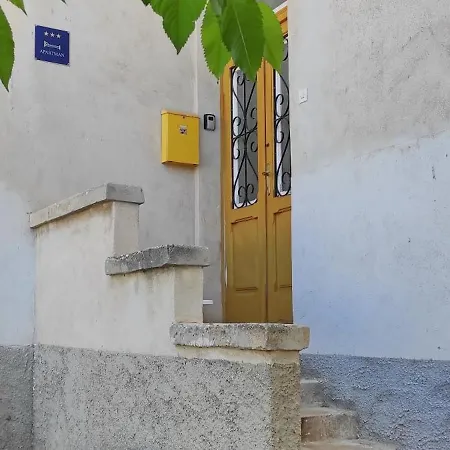 Apartment Vega With Private Garden, Terrace And Garage *