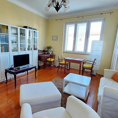 Apartment Vega With Private Garden, Terrace And Garage