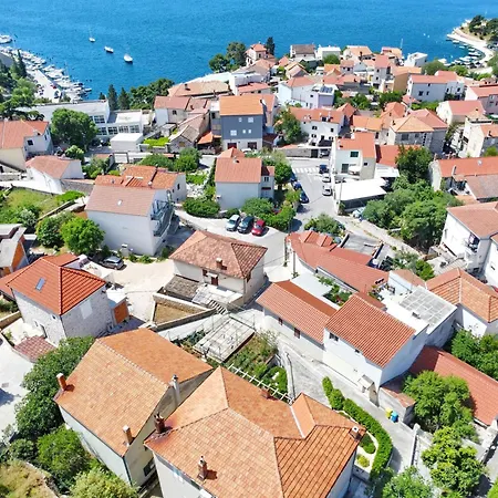 Daire Vega With Private Garden, Terrace And Garage *