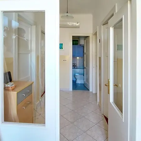 Vega With Private Garden, Terrace And Garage Apartment