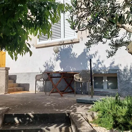 Apartment Vega With Private Garden, Terrace And Garage *