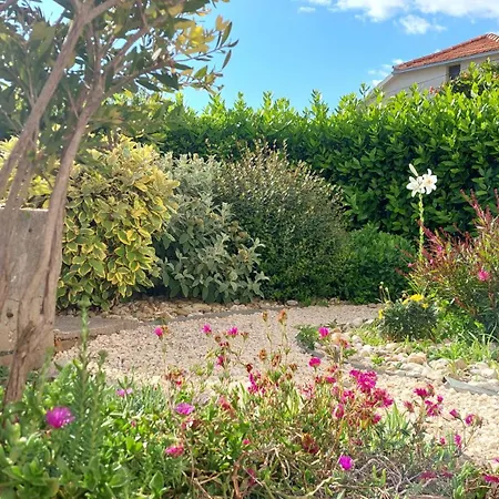 Apartment Vega With Private Garden, Terrace And Garage *
