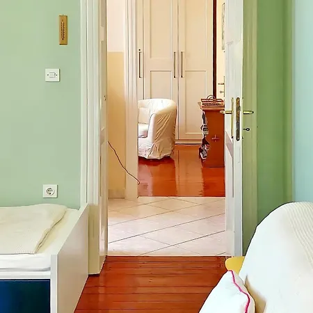 Vega With Private Garden, Terrace And Garage 公寓 希贝尼克