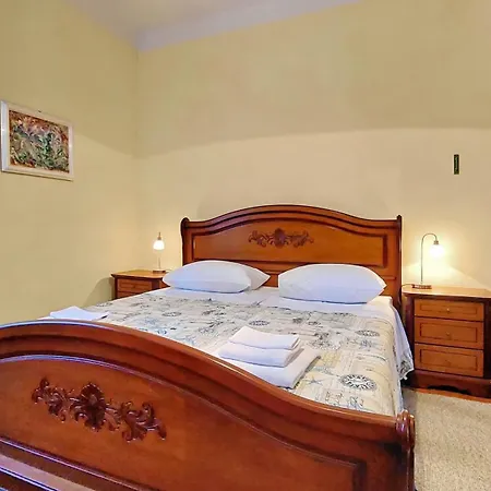 公寓 Vega With Private Garden, Terrace And Garage *