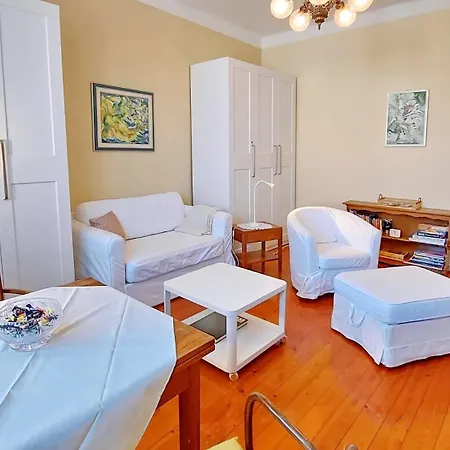 Vega With Private Garden, Terrace And Garage 公寓