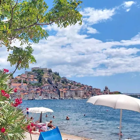 Vega With Private Garden, Terrace And Garage