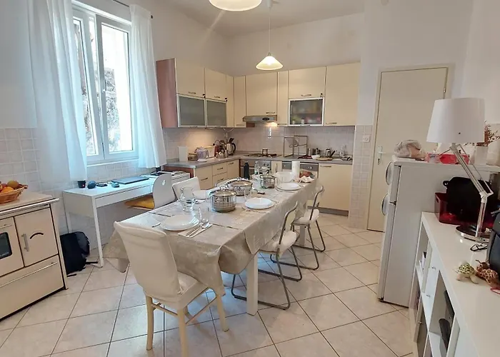 Vega - Spacious Home, Garden, Terrace & Garage