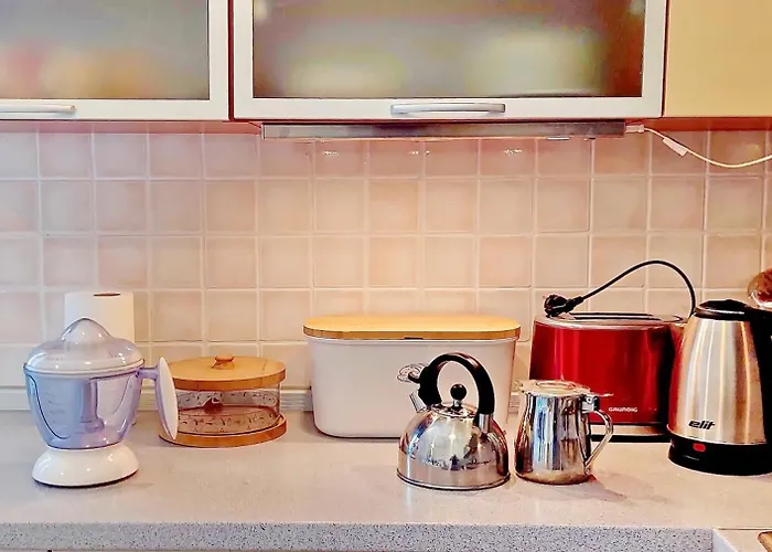 Vega - Spacious Home, Garden, Terrace & Garage