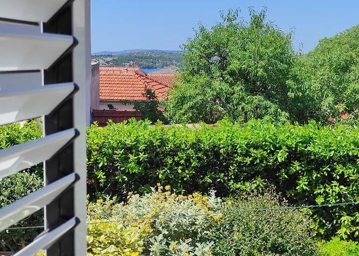 Apartmán Vega - Spacious Home, Garden, Terrace & Garage *