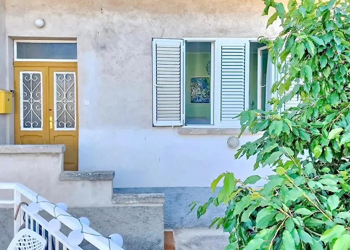 Daire Vega With Private Garden, Terrace And Garage Šibenik
