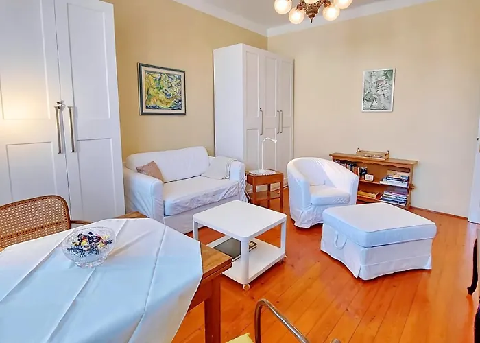 Vega - Spacious Home, Garden, Terrace & Garage Apartmán