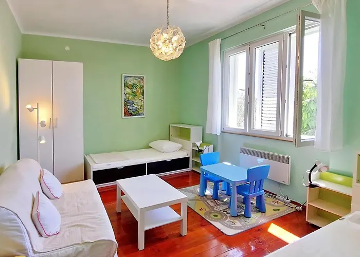 Vega With Private Garden, Terrace And Garage