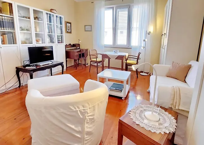 Vega - Spacious Home, Garden, Terrace & Garage Šibenik