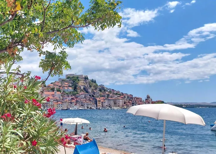 Vega With Private Garden, Terrace And Garage