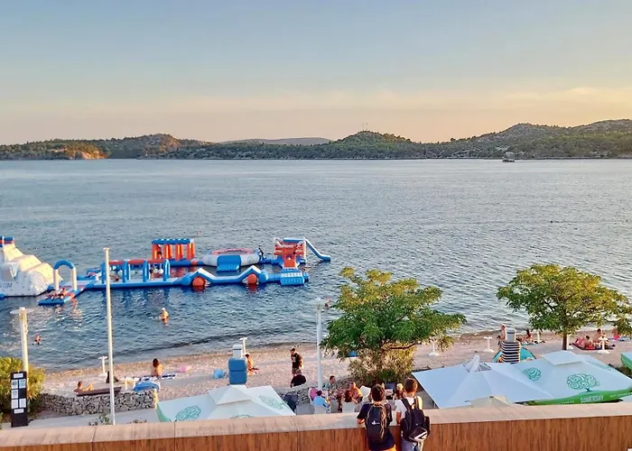 Vega With Private Garden, Terrace And Garage Daire