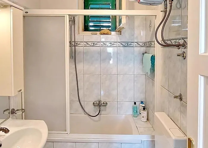 Vega With Private Garden, Terrace And Garage Šibenik